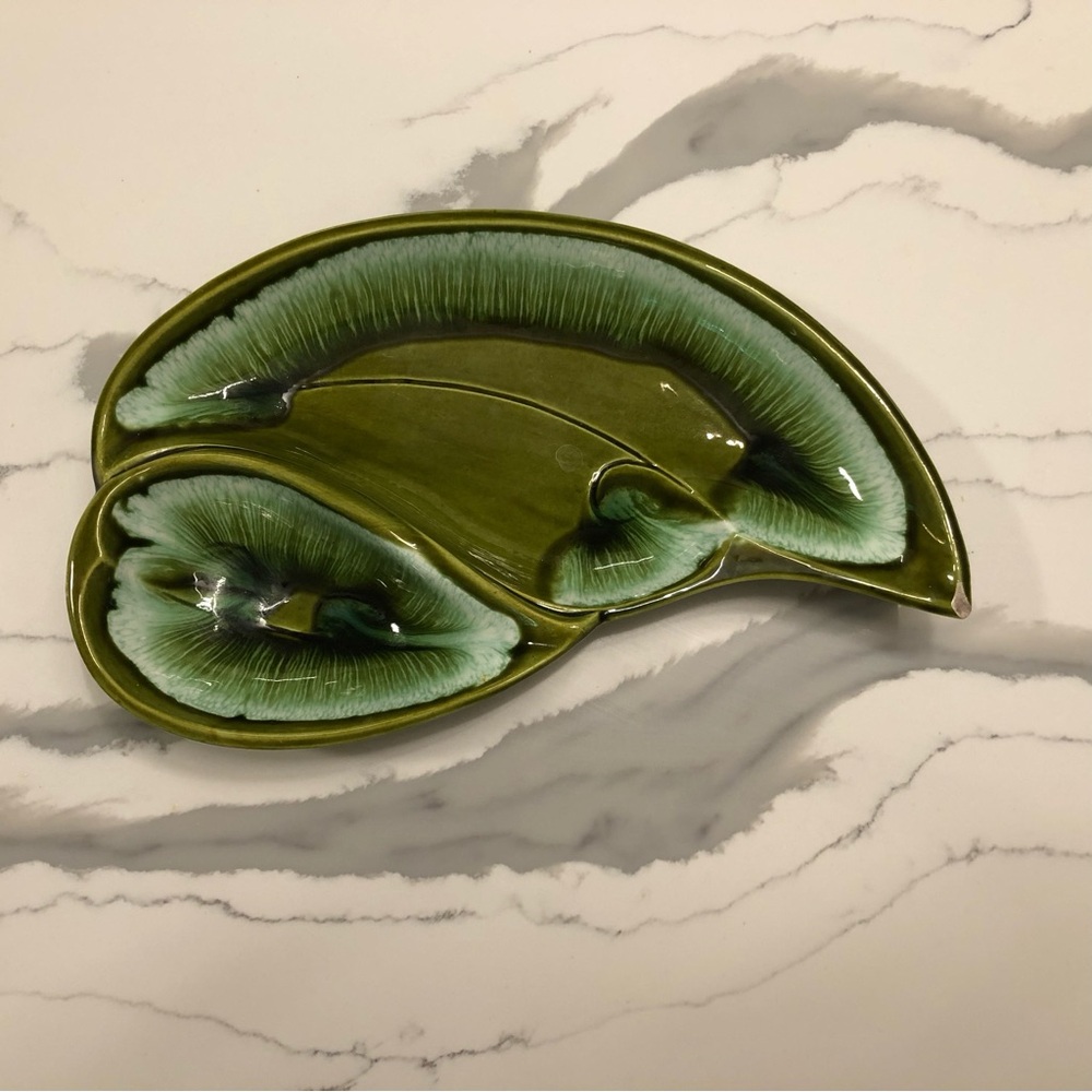 VT CA Pottery Santa Anita Ware R-17 Green Leaf Divided Appetizer Serving Dish